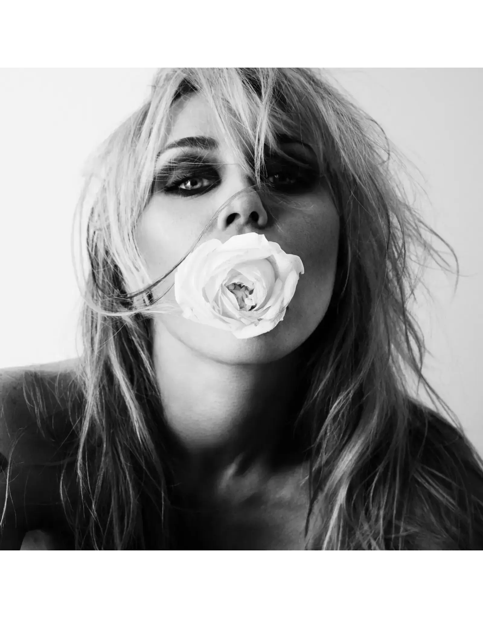 Miley Cyrus сменя името си и отваря изцяло нова глава в кариерата си.